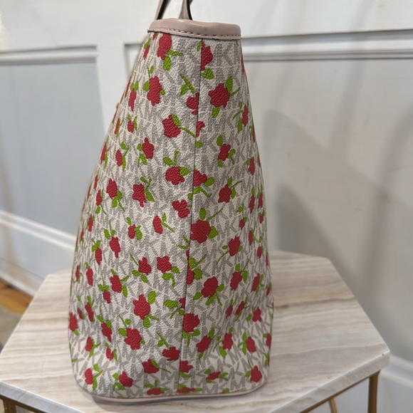 Michael Kors Bag Carter Rose Tote - Picture 7 of 17